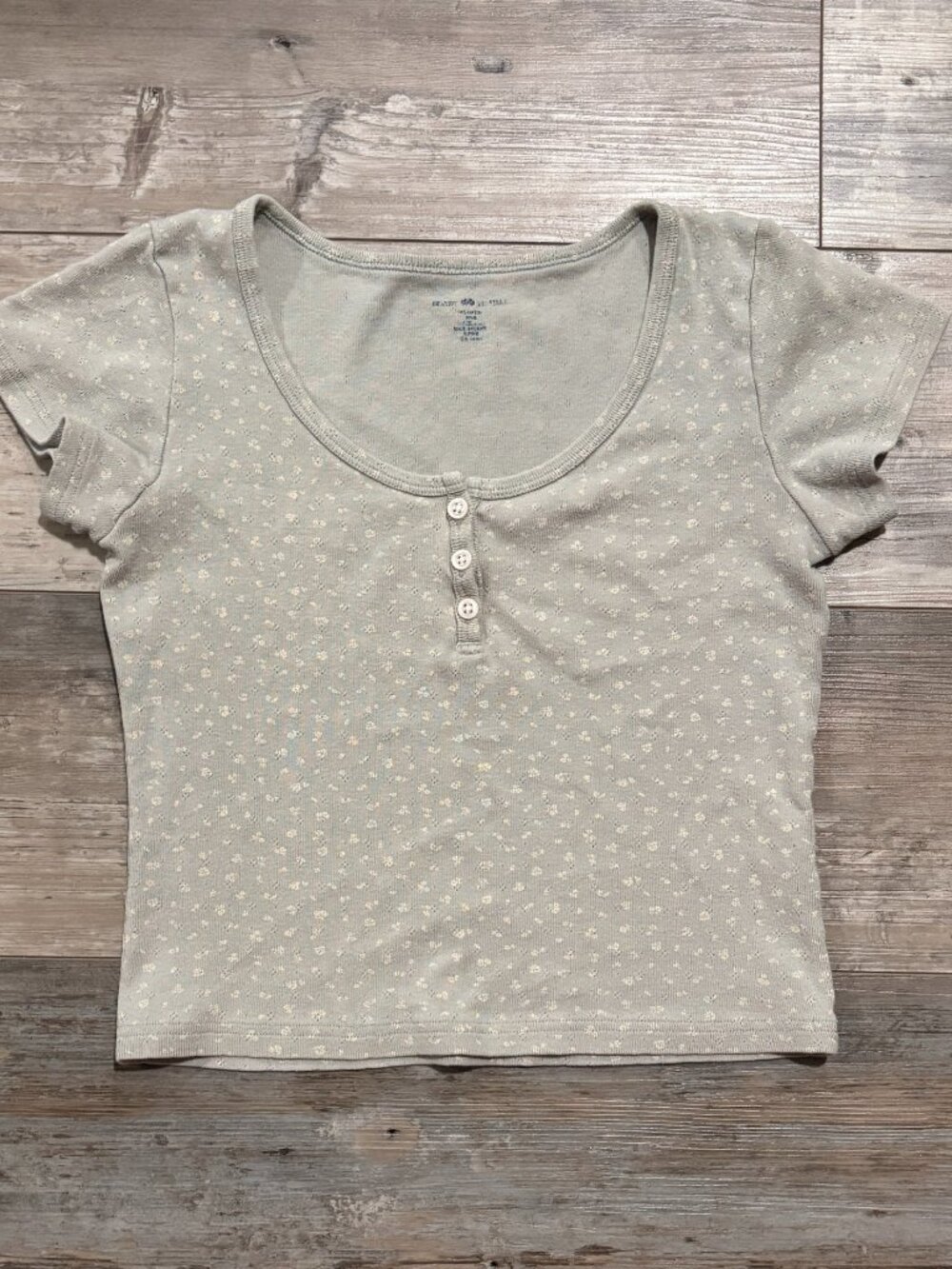 Brandy Melville Floral Henley Tee One Size XS S Sage Green Baby Tee